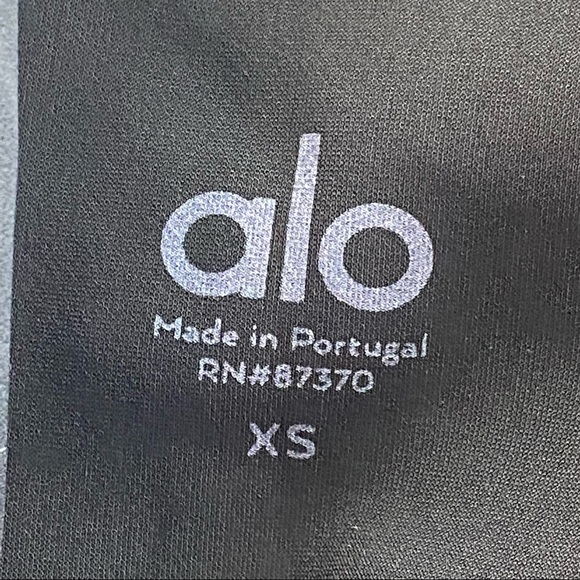 Alo Sz XS High Rise Extreme Ripped Warrior Black Leggings - Picture 9 of 16